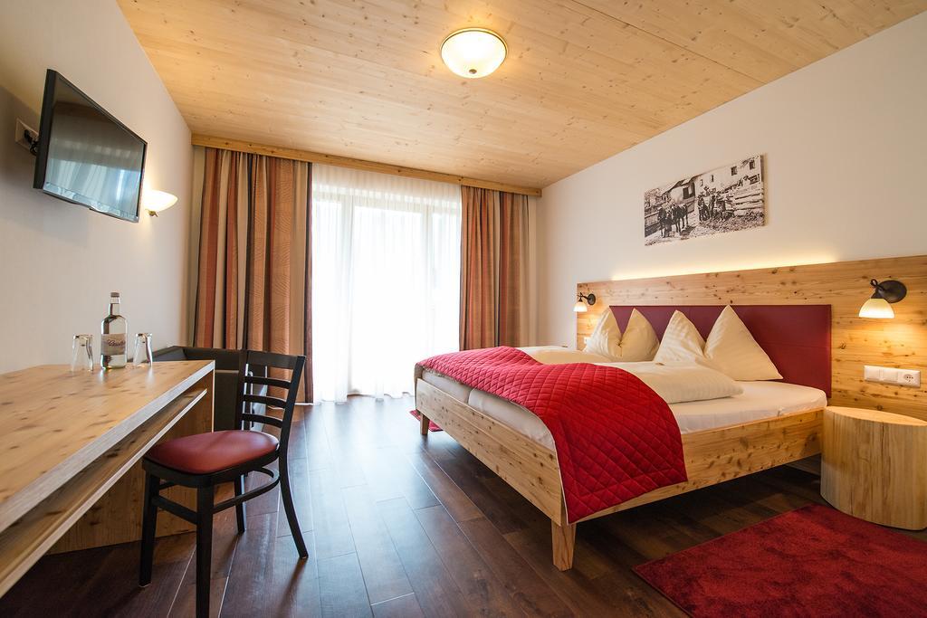 Hotel Brunnwirt Weissbriach Bagian luar foto